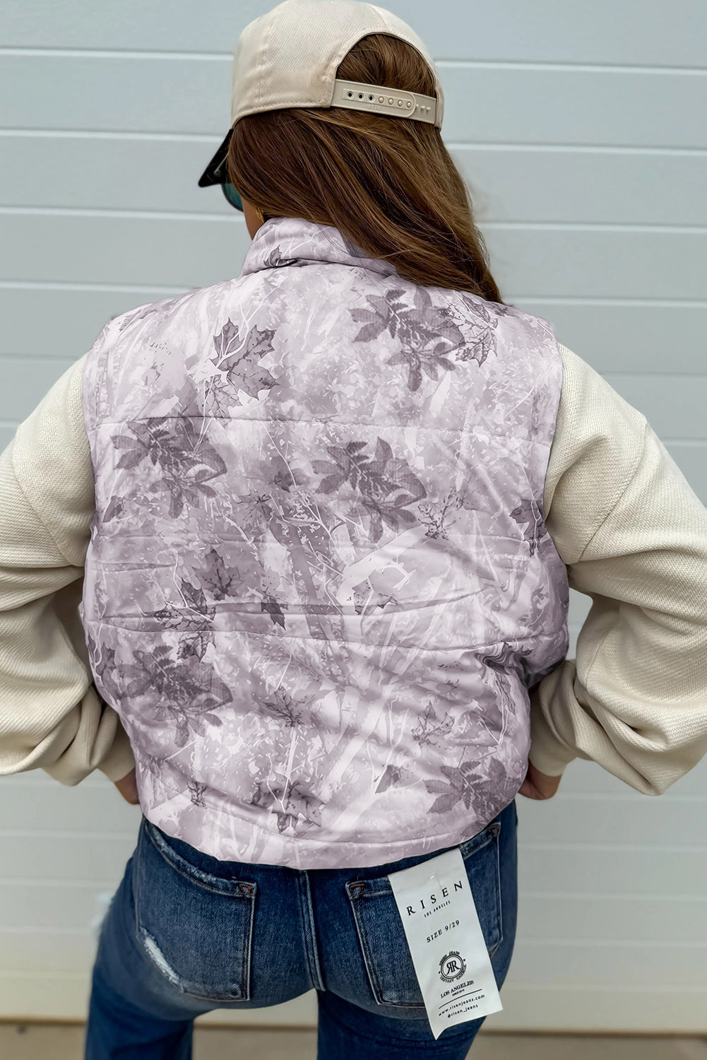 Gray Camo Leaf Print Winter Puffer Vest Secondary image