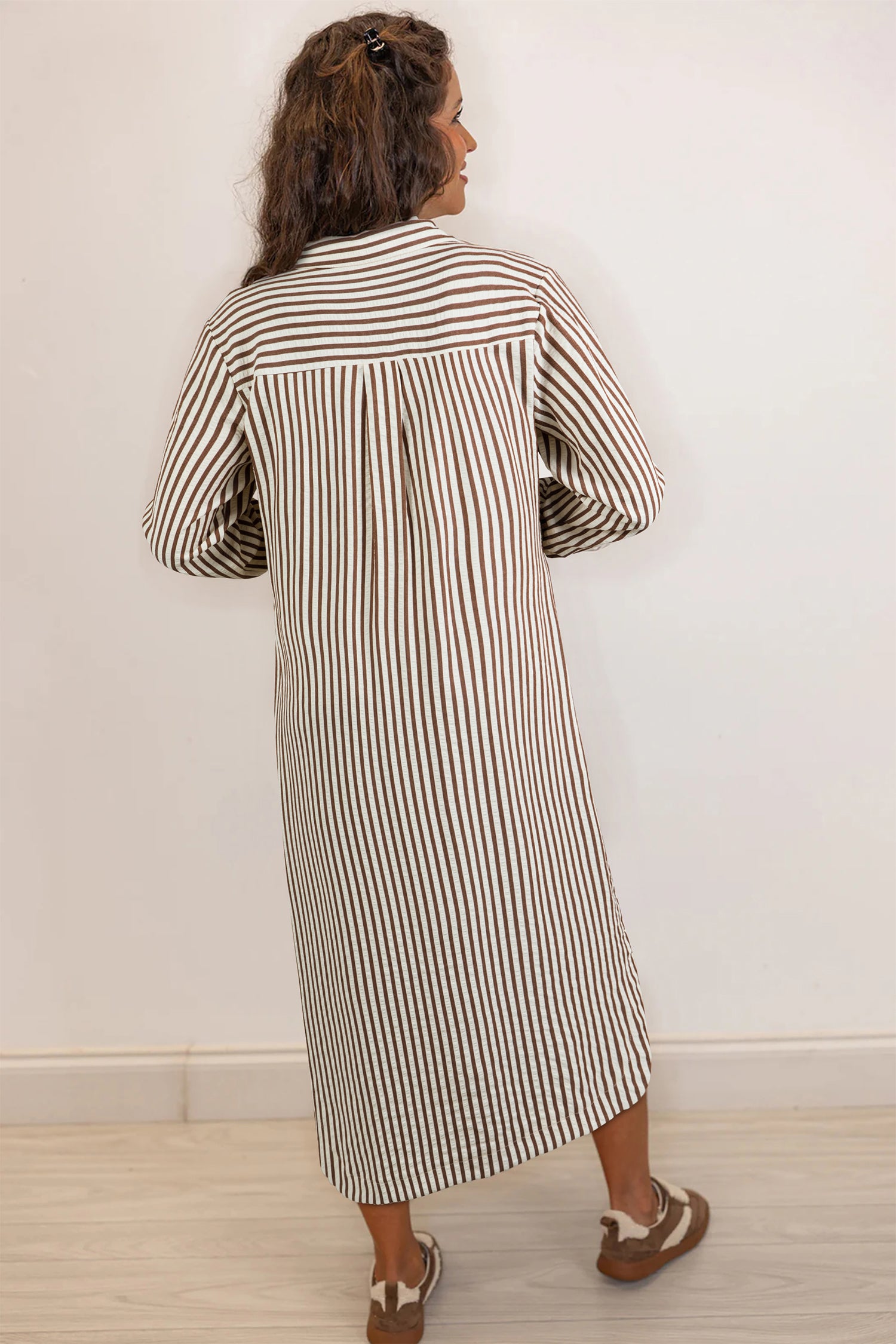 Brown Stripe Textured 3/4 Sleeve Round Hem Split Midi Shirt Dress Secondary image