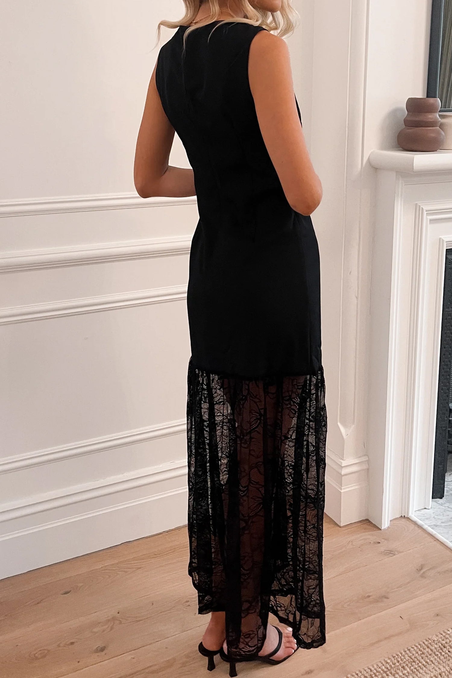 Black Solid Color Sleeveless Sheer Floral Lace Patchwork Long Dress Secondary image